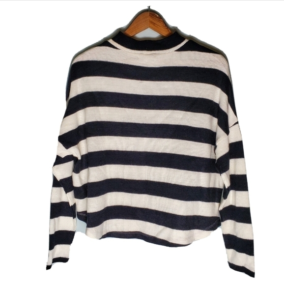 NEW Socialite Black And White Striped Mock Neck Sweater - Picture 3 of 5